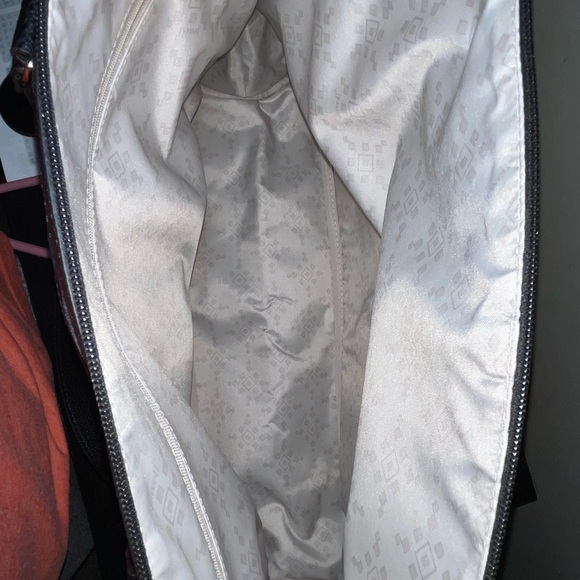 Thirty-One Weekender Bag - Picture 3 of 8